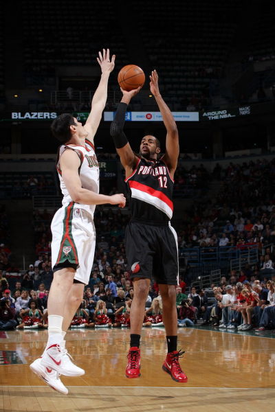 他们通过中 他们通过中