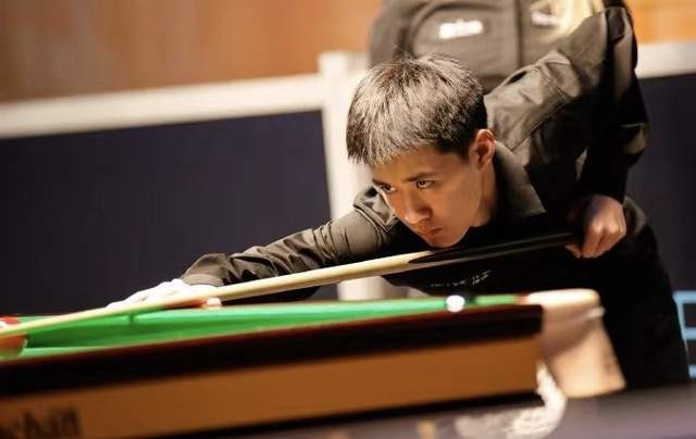 她通过不断 她通过不断